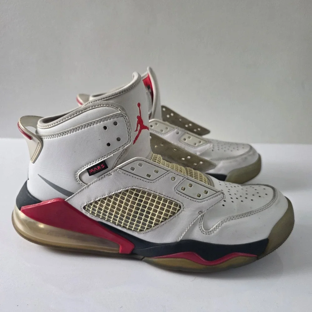 Nike Jordan Mars 270 White Fire Red CD7070-100 Mens Sneakers Size 9.5
